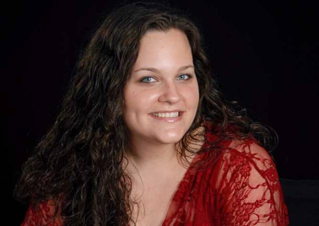 SPJ diversity chair Dori Zinn smiles.